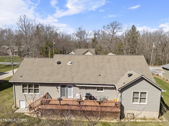 118 Windsor Rd, Crossville, TN 38558 - back of property with roof with shingles and a deck