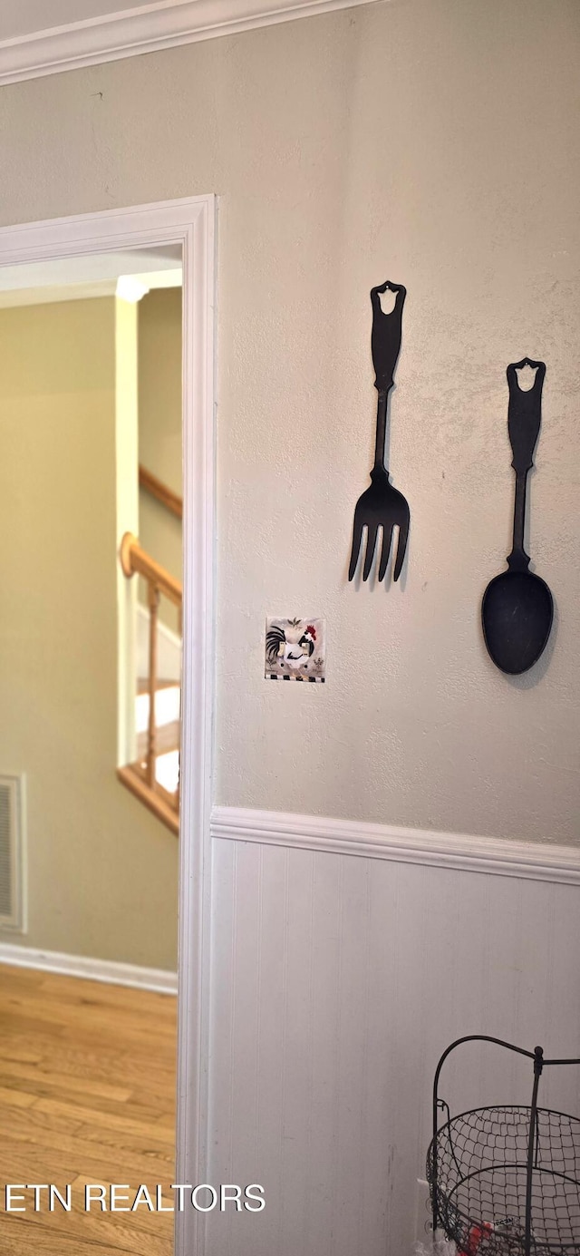 details featuring wood finished floors and visible vents
