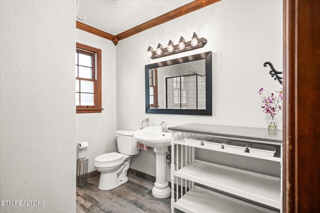 1441 Bunker Hill Rd, Cookeville, TN 38506 - bathroom with toilet, crown molding, baseboards, and wood finished floors