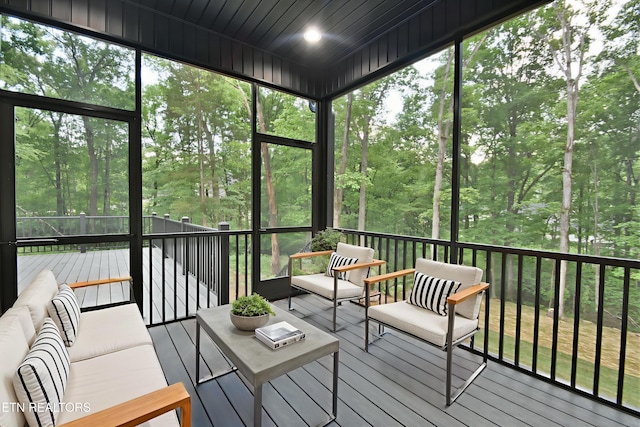 336 Nuhya Ln, Loudon, TN 37774 - sunroom with outdoor lounge area