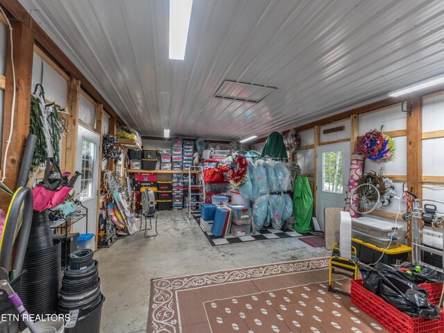 533 T Rd, Monterey, TN 38574 - interior space