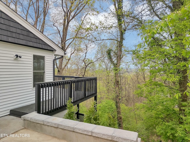 2249 Knollcrest Ln, Knoxville, TN 37920 - view of wooden deck