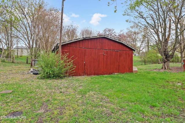 107 Ford St, Byrdstown, TN 38549 - view of pole building featuring a lawn