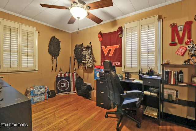107 Ford St, Byrdstown, TN 38549 - home office with a ceiling fan, crown molding, and wood finished floors