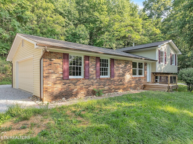246 Robertson Ln, Caryville, TN 37714 - photo 2