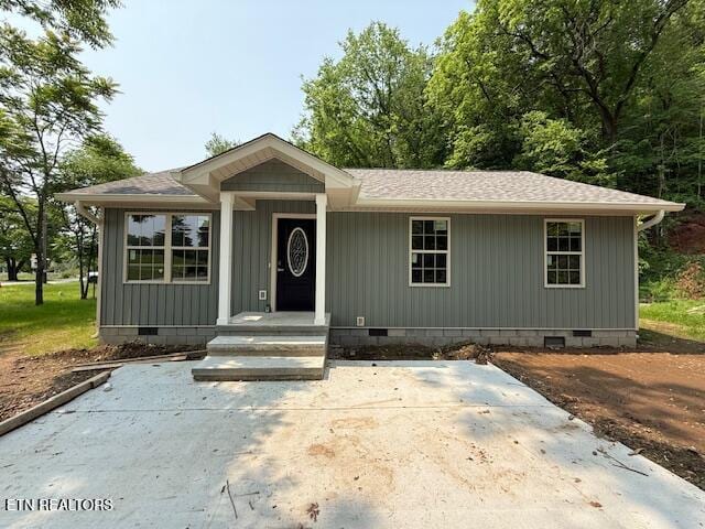 515 Hillcrest St, Clinton, TN 37716 - manufactured / mobile home with crawl space and roof with shingles