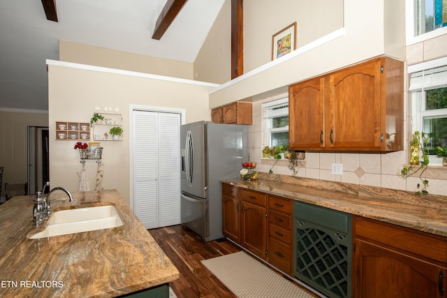 4225 W Lakeview Cir, Louisville, TN 37777 - kitchen featuring a sink, stainless steel refrigerator with ice dispenser, dark wood-style floors, tasteful backsplash, and brown cabinetry