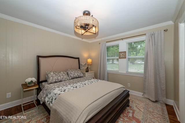 4225 W Lakeview Cir, Louisville, TN 37777 - bedroom featuring wood finished floors, baseboards, and ornamental molding