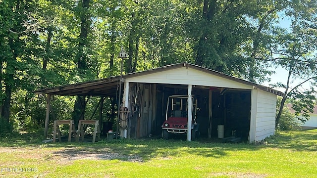 798 Lawson Rd, Crossville, TN 38571 - view of pole building featuring a yard