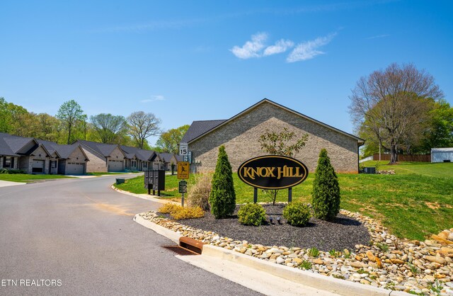 5925 Knox Hill Way, Knoxville, TN 37912 - community / neighborhood sign with a yard and a residential view