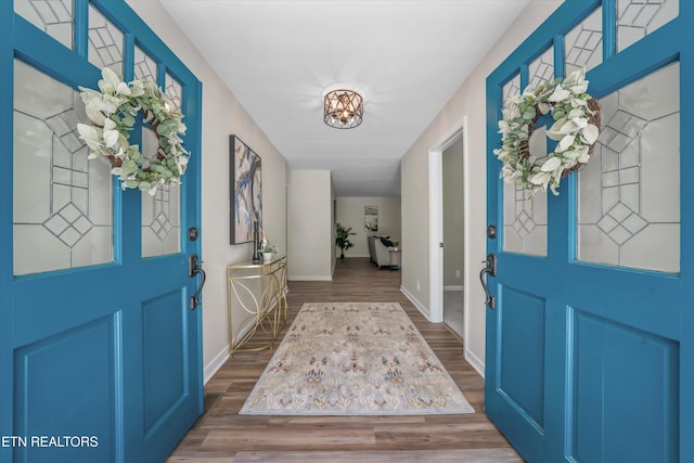 230 Briarcliff Ave, Oak Ridge, TN 37830 - entrance foyer with wood finished floors and baseboards