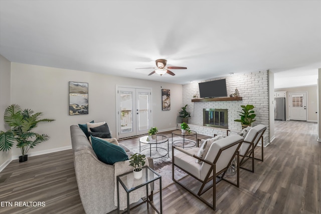230 Briarcliff Ave, Oak Ridge, TN 37830 - living area featuring wood finished floors, a fireplace, baseboards, and a ceiling fan