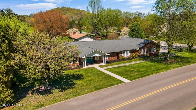230 Briarcliff Ave, Oak Ridge, TN 37830 - view of front facade with a front lawn