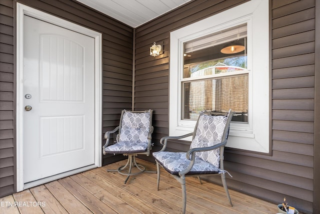 2214 Lincoln St, Knoxville, TN 37920 - view of wooden terrace