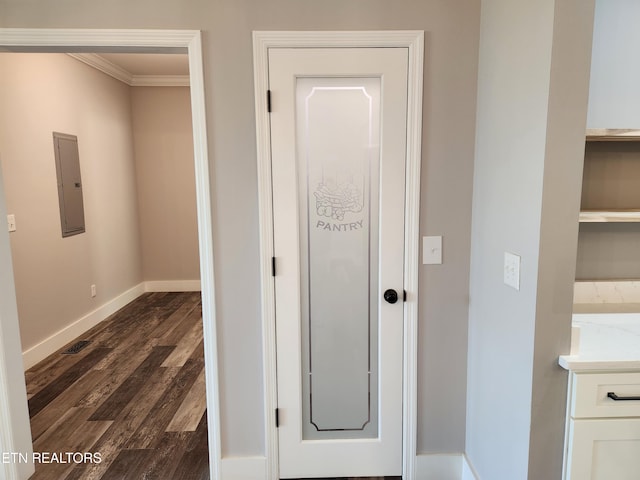 180 W Park Cir, Decatur, TN 37322 - interior space featuring visible vents, baseboards, electric panel, ornamental molding, and wood finished floors
