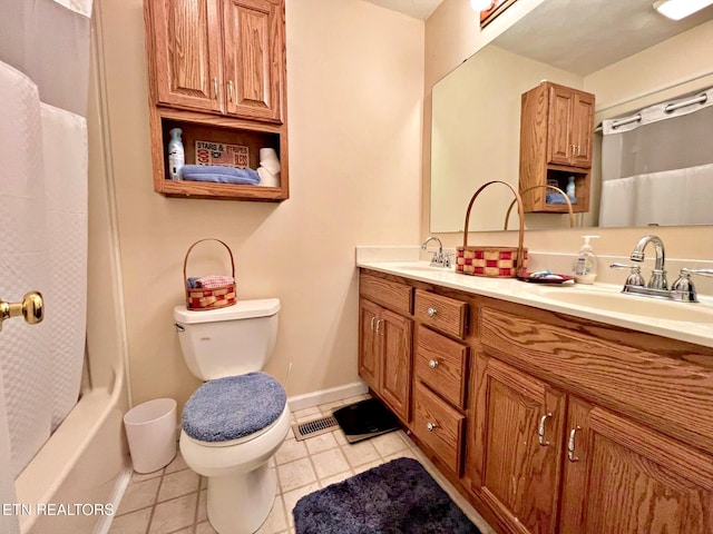 130 Hillview Rd, Ten Mile, TN 37880 - bathroom featuring toilet, double vanity, a sink, and baseboards