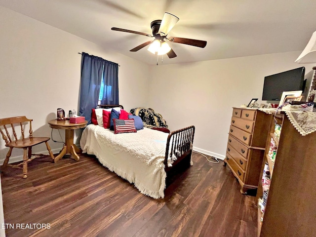 130 Hillview Rd, Ten Mile, TN 37880 - bedroom with dark wood-style flooring, baseboards, and a ceiling fan