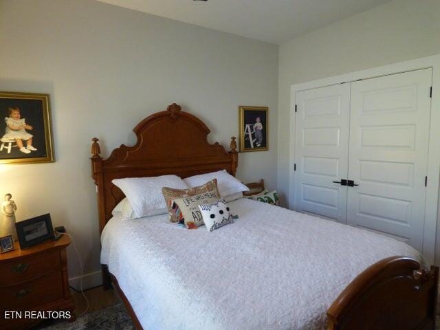 bedroom with a closet