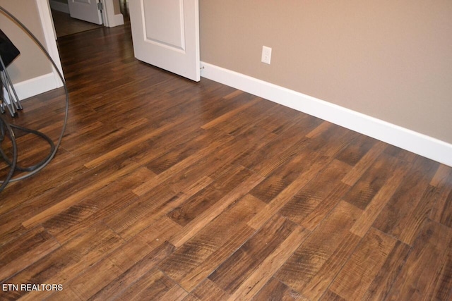 1382 Pilgrim Dr, Grimsley, TN 38565 - details featuring baseboards and wood finished floors