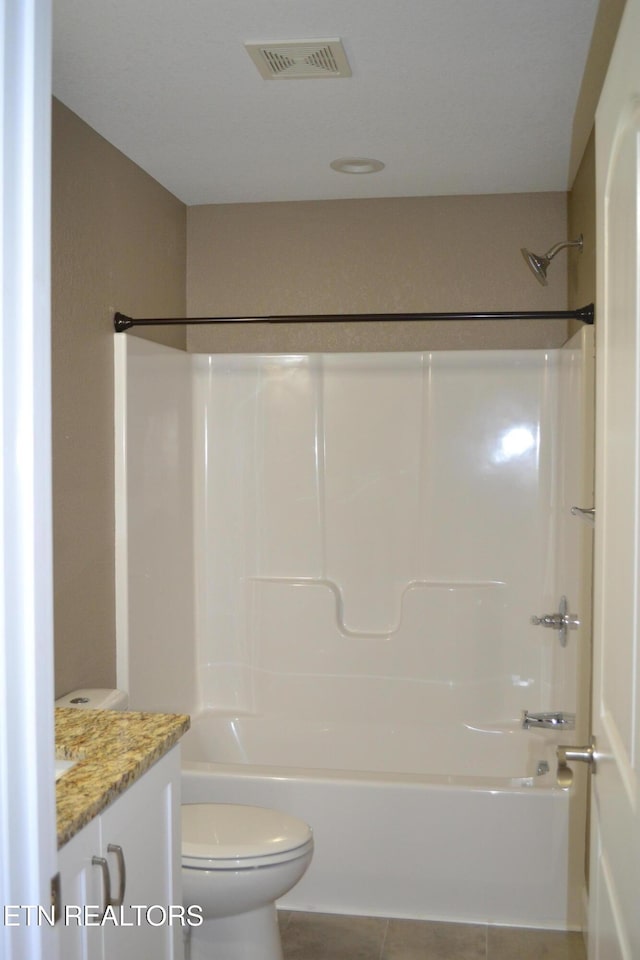 1382 Pilgrim Dr, Grimsley, TN 38565 - full bathroom featuring toilet, vanity, visible vents, and  shower combination