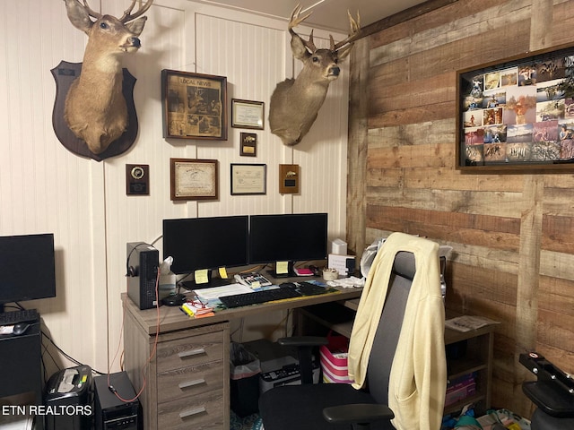 174 Jackson Rd, Caryville, TN 37714 - office area featuring wooden walls