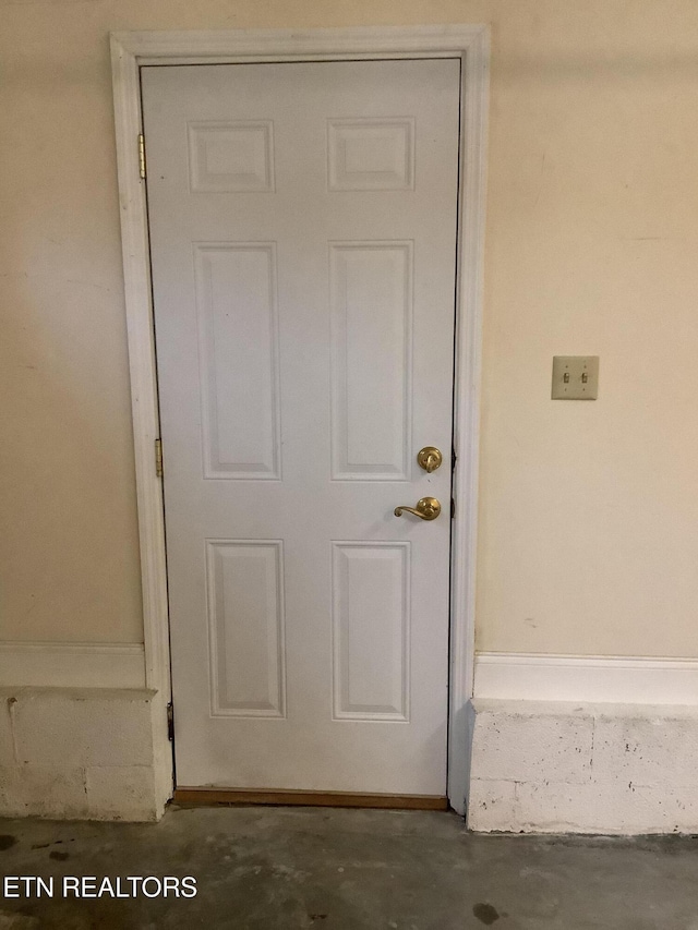 11608 San Martin Ln, Knoxville, TN 37934 - detailed view of unfinished concrete flooring
