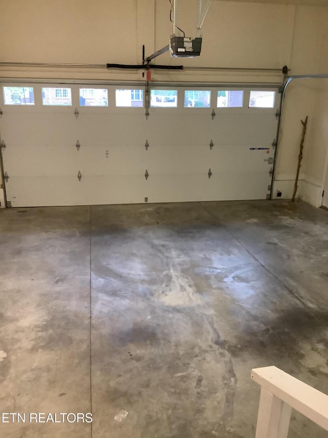 11608 San Martin Ln, Knoxville, TN 37934 - garage with a garage door opener