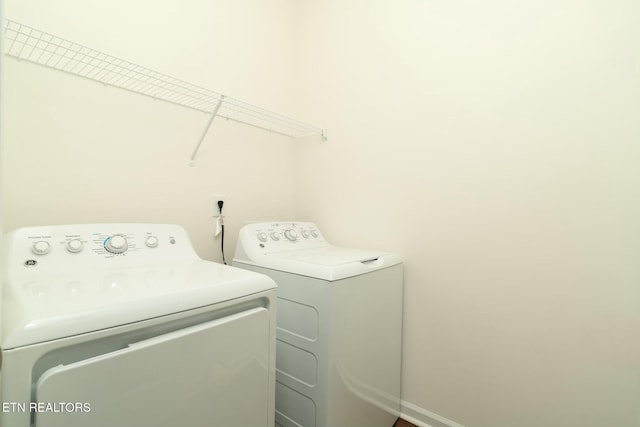 1133 Beacon Rd, Sevierville, TN 37876 - clothes washing area with washer and dryer and laundry area