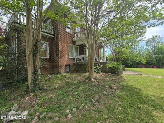 1000 Biddle St, Knoxville, TN 37914 - view of yard featuring covered porch