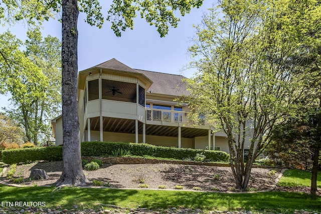 405 Tecumseh Pt, Loudon, TN 37774 - rear view of house featuring a ceiling fan and a balcony