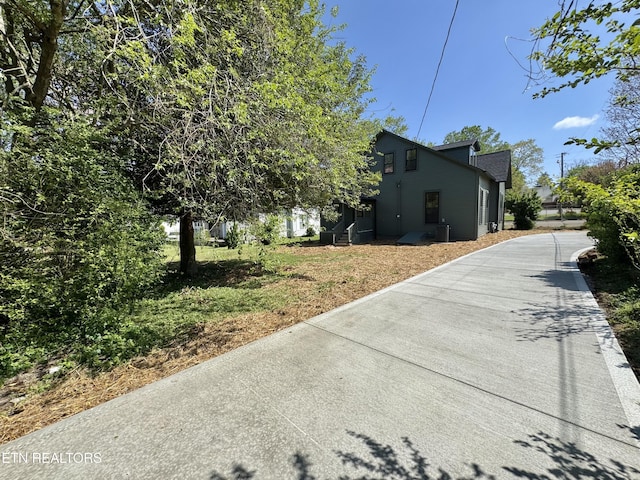 304 Broad St, Sweetwater, TN 37874 - view of home's exterior with concrete driveway