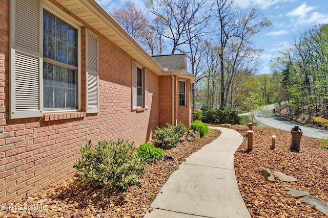 10 Claremont Cir, Fairfield Glade, TN 38558 - view of side of home with brick siding