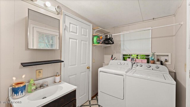 419 Mountain Thrush Dr, Townsend, TN 37882 - washroom featuring independent washer and dryer