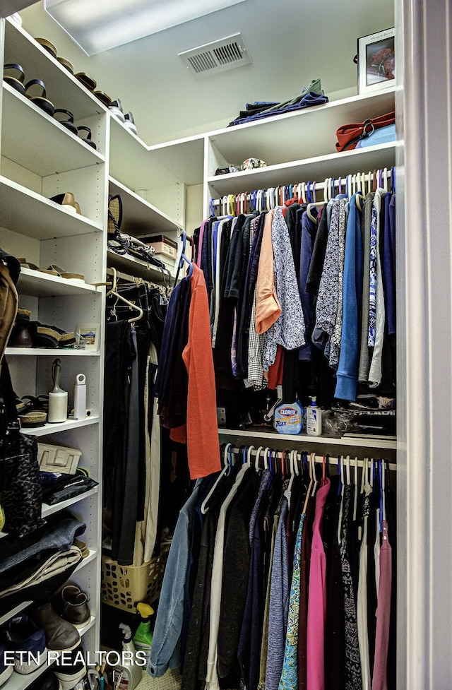 989 Rarity Bay Pkwy, Vonore, TN 37885 - spacious closet with visible vents