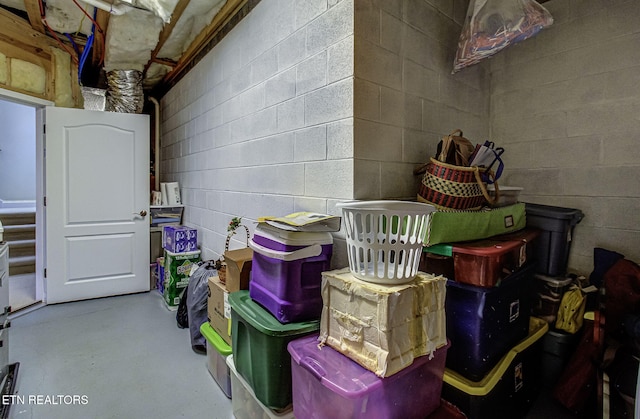 989 Rarity Bay Pkwy, Vonore, TN 37885 - view of storage room