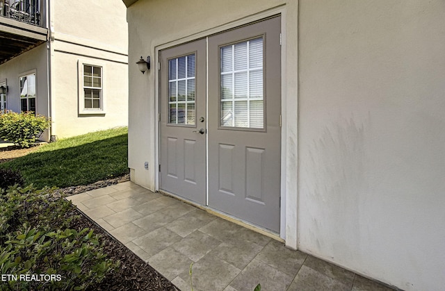 989 Rarity Bay Pkwy, Vonore, TN 37885 - entrance to property with stucco siding