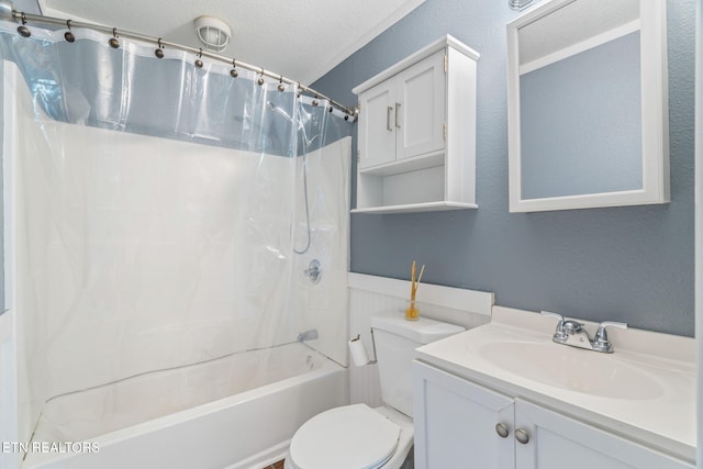 369 Robertsville Rd, Oak Ridge, TN 37830 - bathroom featuring toilet, shower / bathtub combination with curtain, vanity, a textured ceiling, and a textured wall