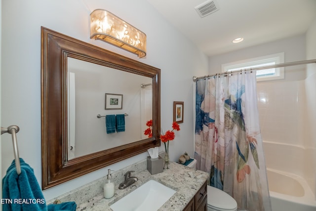 169 Dudi Trl, Vonore, TN 37885 - full bath featuring shower / bath combo with shower curtain, toilet, vanity, and visible vents