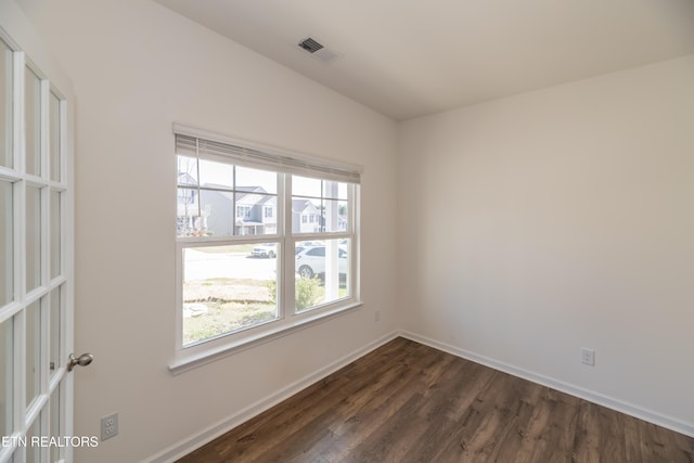 2740 Red Barn Rd, Knoxville, TN 37931 - spare room with dark wood-type flooring, visible vents, and baseboards
