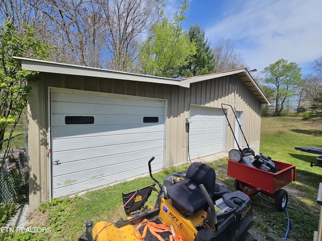 1009 Roysden Rd, Jamestown, TN 38556 - view of detached garage