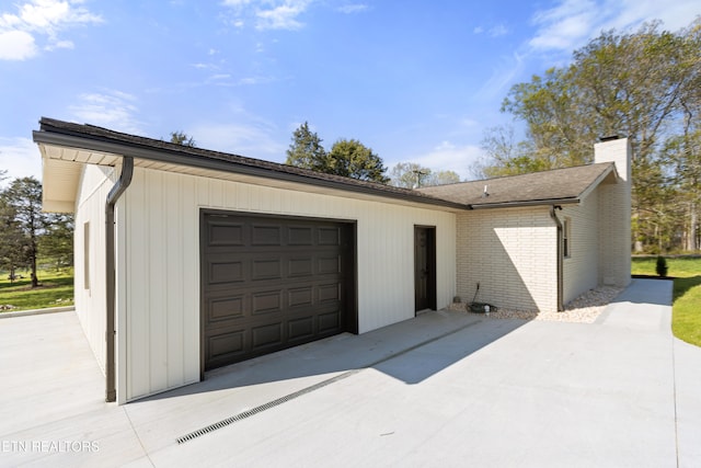 5911 Roberts Rd, Corryton, TN 37721 - garage featuring driveway