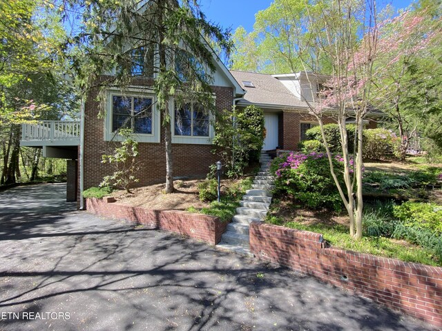 118 Mohawk Rd, Oak Ridge, TN 37830 - view of front of house featuring brick siding