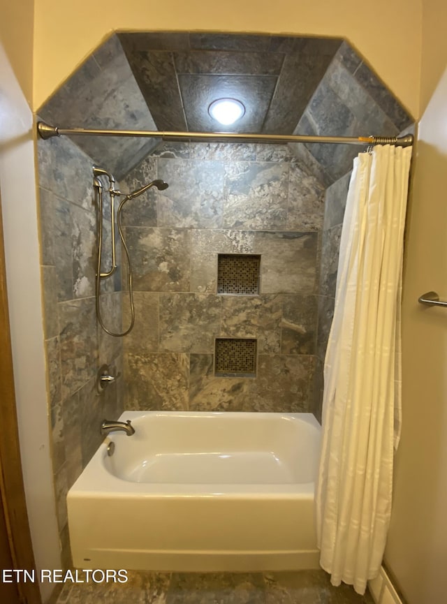 118 Mohawk Rd, Oak Ridge, TN 37830 - full bathroom with shower / tub combo