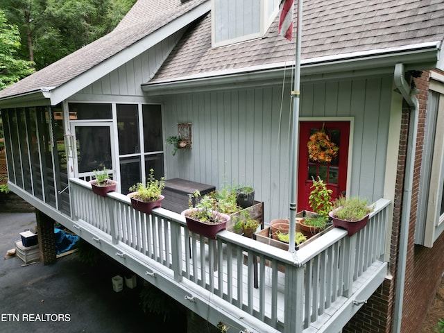 118 Mohawk Rd, Oak Ridge, TN 37830 - wooden deck featuring a sunroom