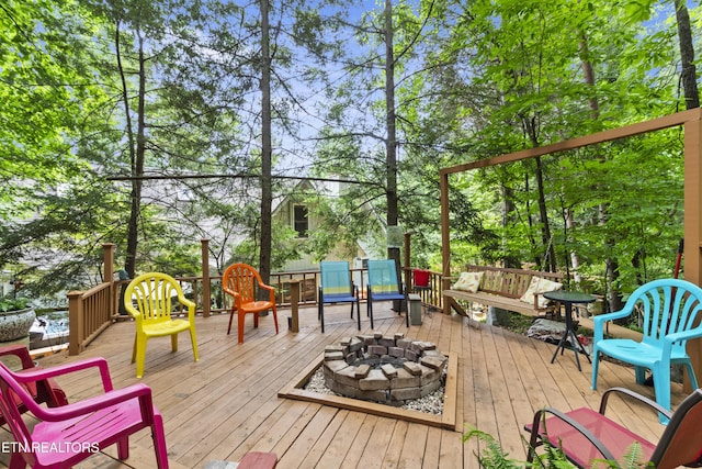 118 Mohawk Rd, Oak Ridge, TN 37830 - deck featuring a fire pit