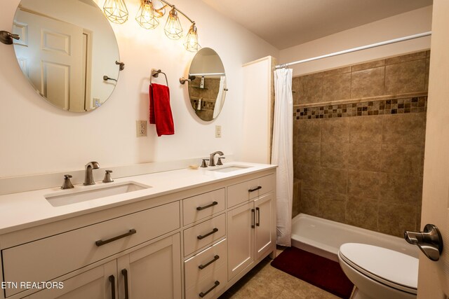 537 Wilson St, Newport, TN 37821 - full bathroom featuring a tile shower, toilet, and a sink