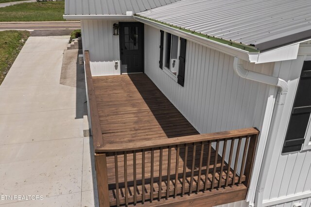 613 N St, Newport, TN 37821 - view of wooden terrace