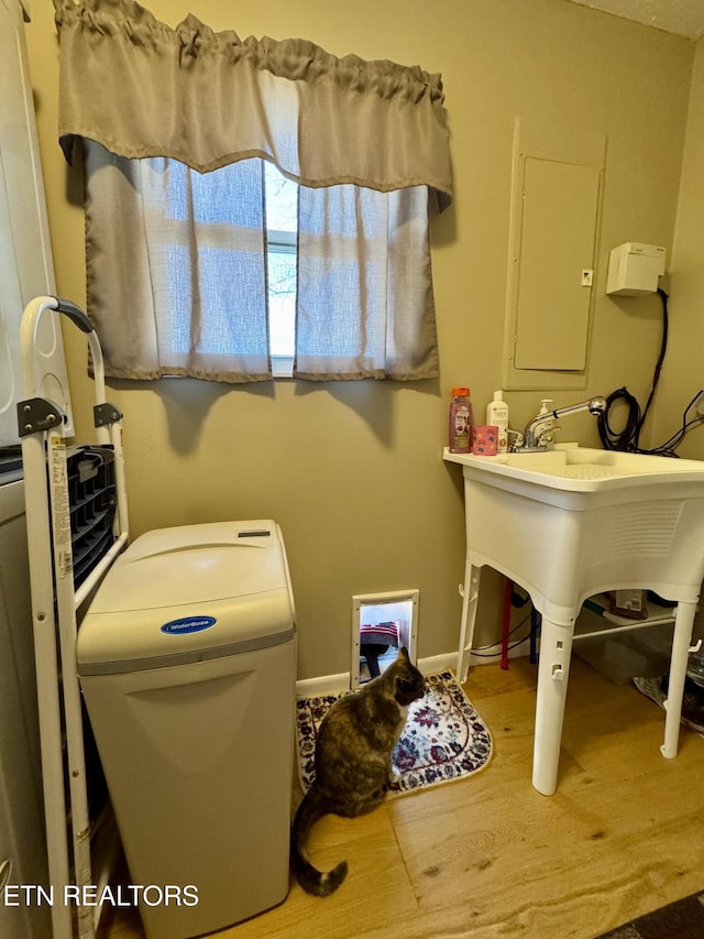 155 Oak Tree Ln, Sneedville, TN 37869 - bathroom featuring baseboards and wood finished floors