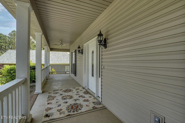 100 Coyatee Cir, Loudon, TN 37774 - view of patio featuring a porch