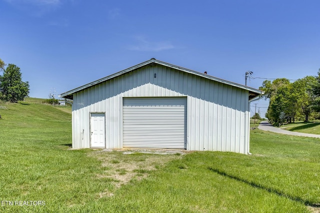 view of detached garage